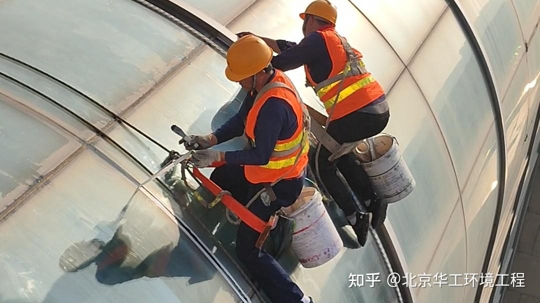 外墙打胶别错过!“蜘蛛侠”高效打胶秘籍,安全实用两不误! - 知乎