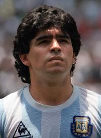 英国《每日电讯报》这样评价马拉多纳
