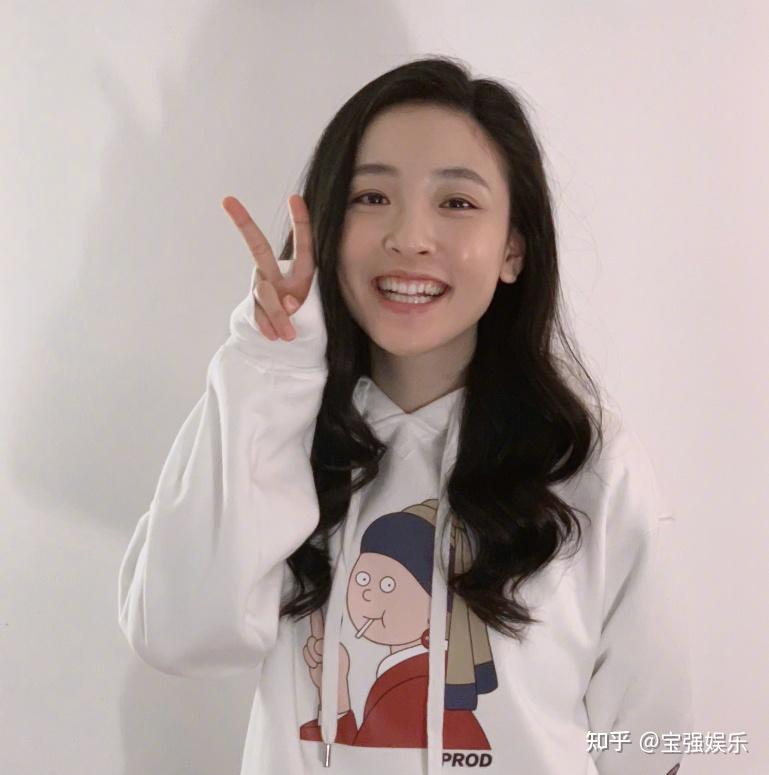 冰糖炖雪梨已播出两周年吴倩发文庆祝