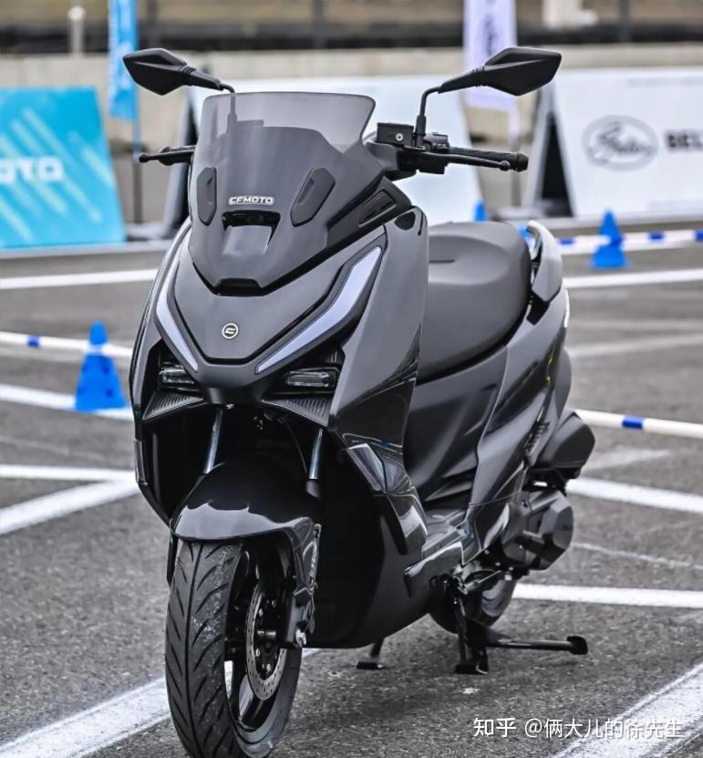 春风150SC-F平踏板,搭载水冷四气门引擎,五月份上市