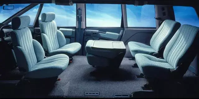 mpv进化论之雷诺espace上差点就挂上标致的logo