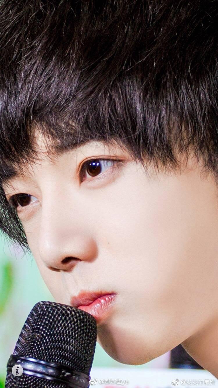 华晨宇的眼睛好看在哪里为什么那么勾人