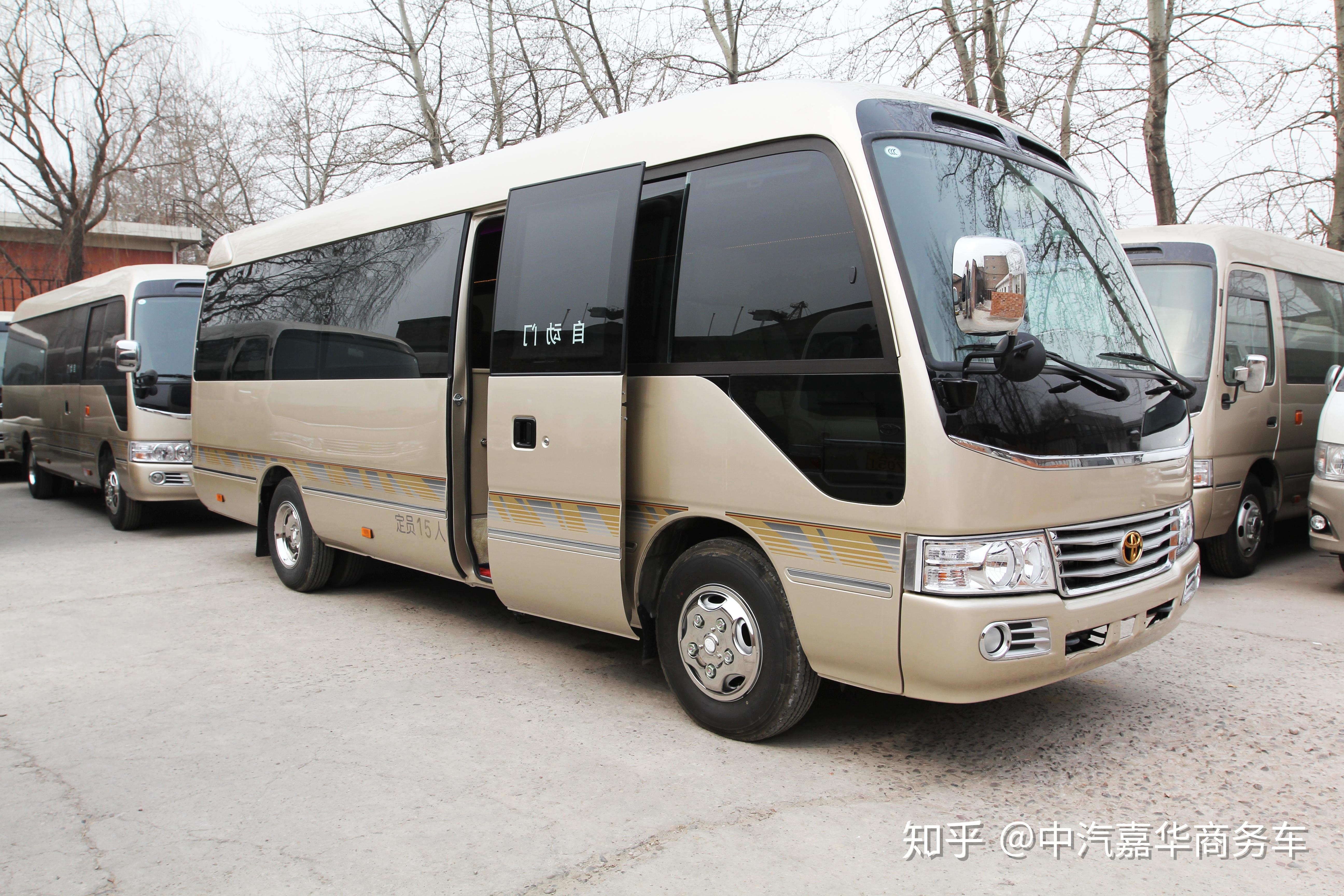 红旗l6似乎是国产中巴车最后的骄傲和脊梁,16年的北京车展亮相之后,让