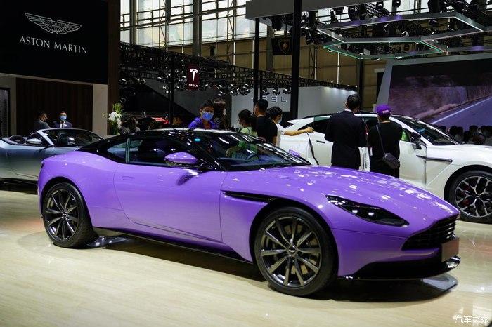 前两天有看到了迈巴赫gls680的发布,豪华感不错,但我觉得在这个级别