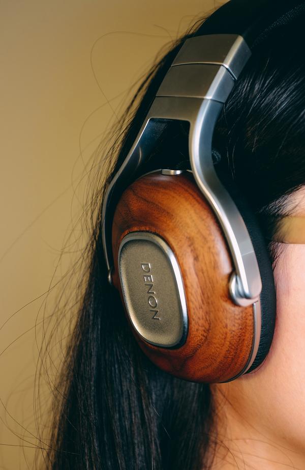 天龙妹妹司玲玲denonahmm400便携头戴耳机测评外观篇