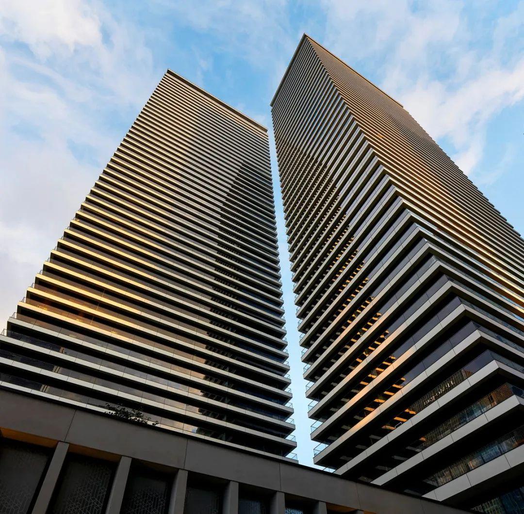 【现房】伦敦"陆家嘴"超高层水景花园豪宅,下楼就是地铁站,起价仅需64