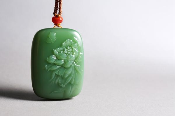 The most beautiful meaning, Hetian jade butterfly
