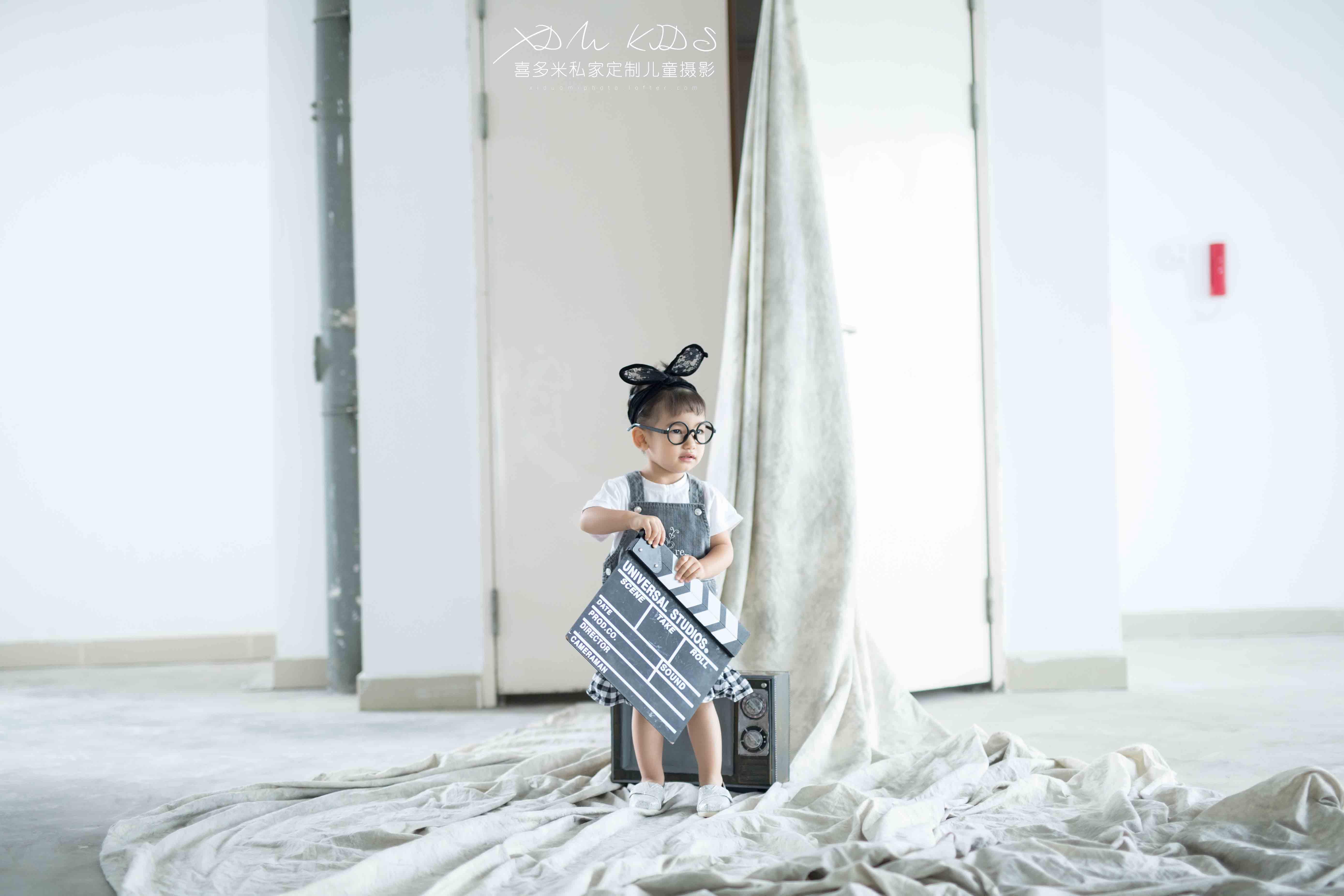 眼睛里装着星星的小女孩