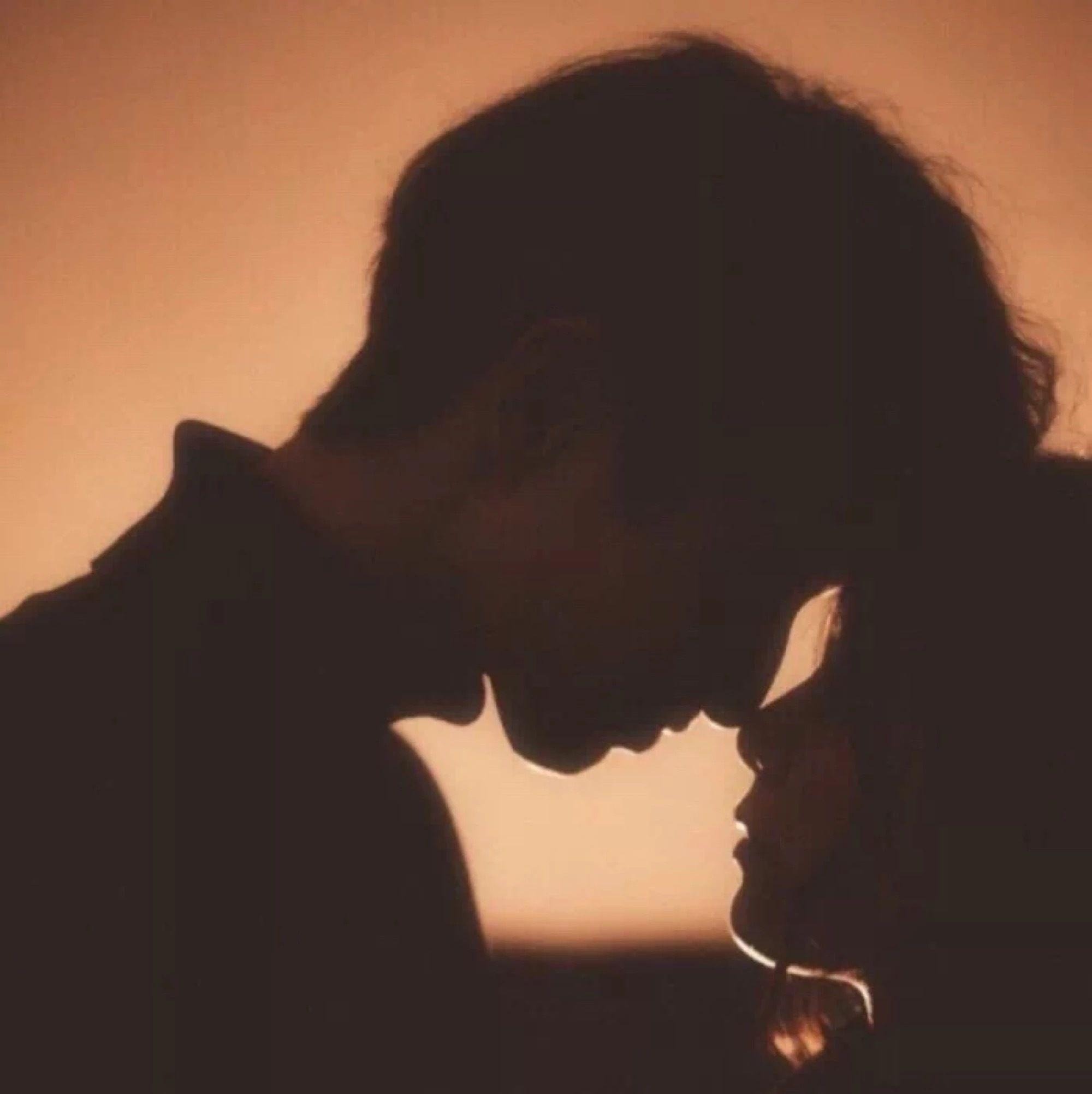 请问有没有那种好看的单个情侣头像高清无水印的呀? - 知乎