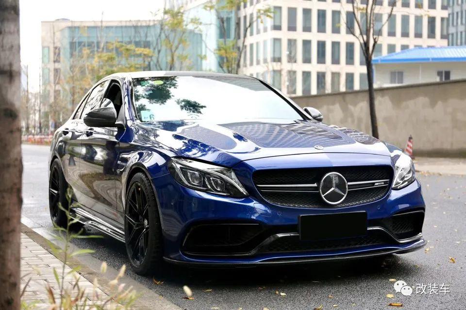 有v8情怀的大学生暴力机器奔驰c63就是最好的选择