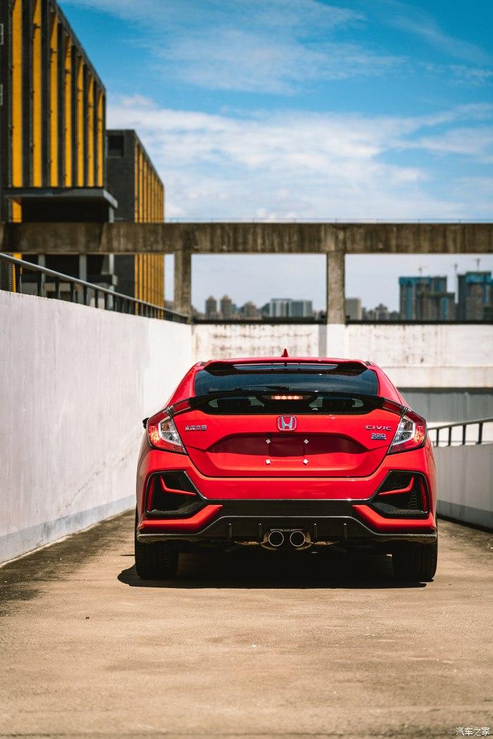 毕竟"神车"要到手了,从三厢到两厢,本田都是我最信赖的品牌,思域都是