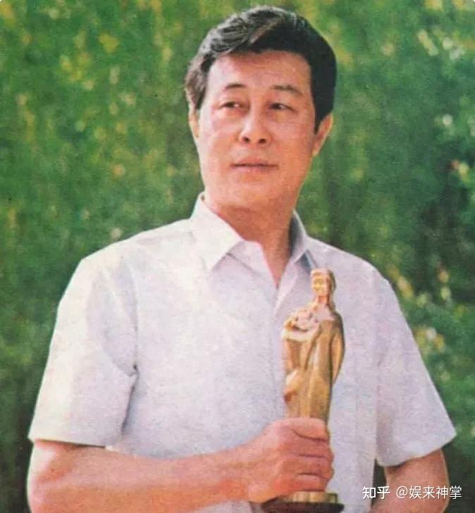 1972年,楊昭彩的朋友突然想不開自殺了,由於兩人關係比較好,加上事前