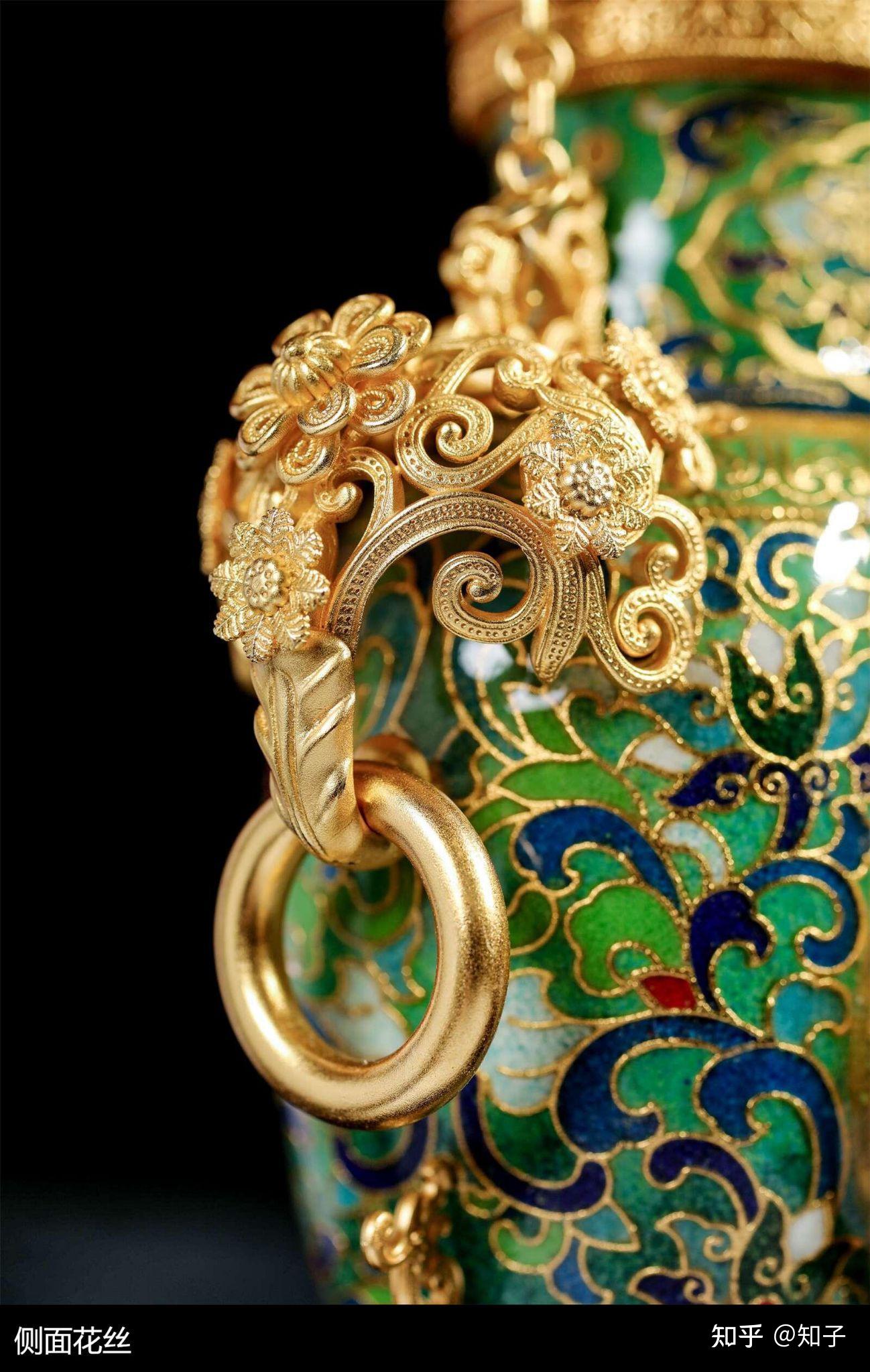 中国工艺美术史上首款金玉链瓶盛世泰瓶