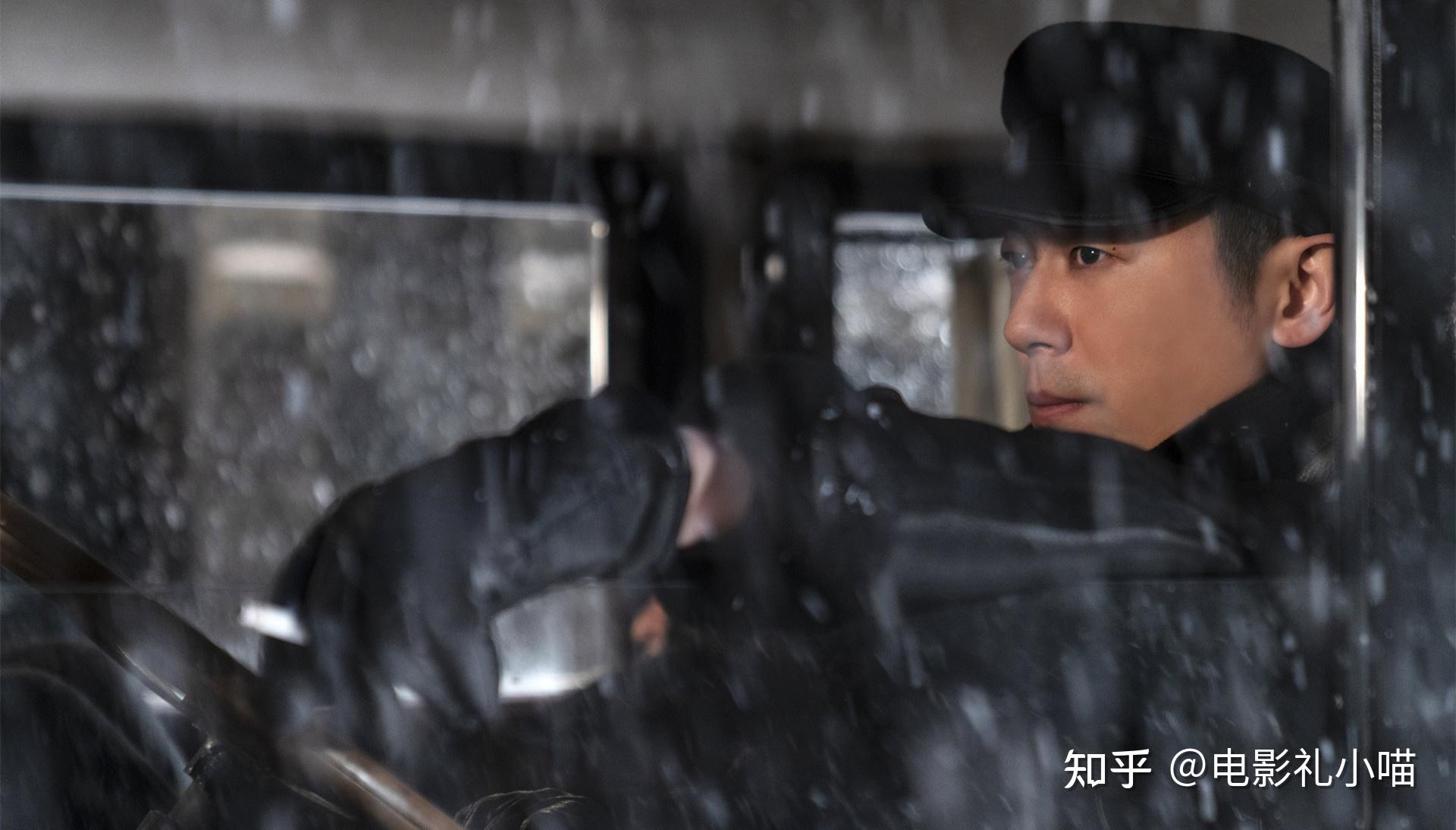 《悬崖之上》楚良知道左轮手枪被动了手脚吗?估计他还真的知道