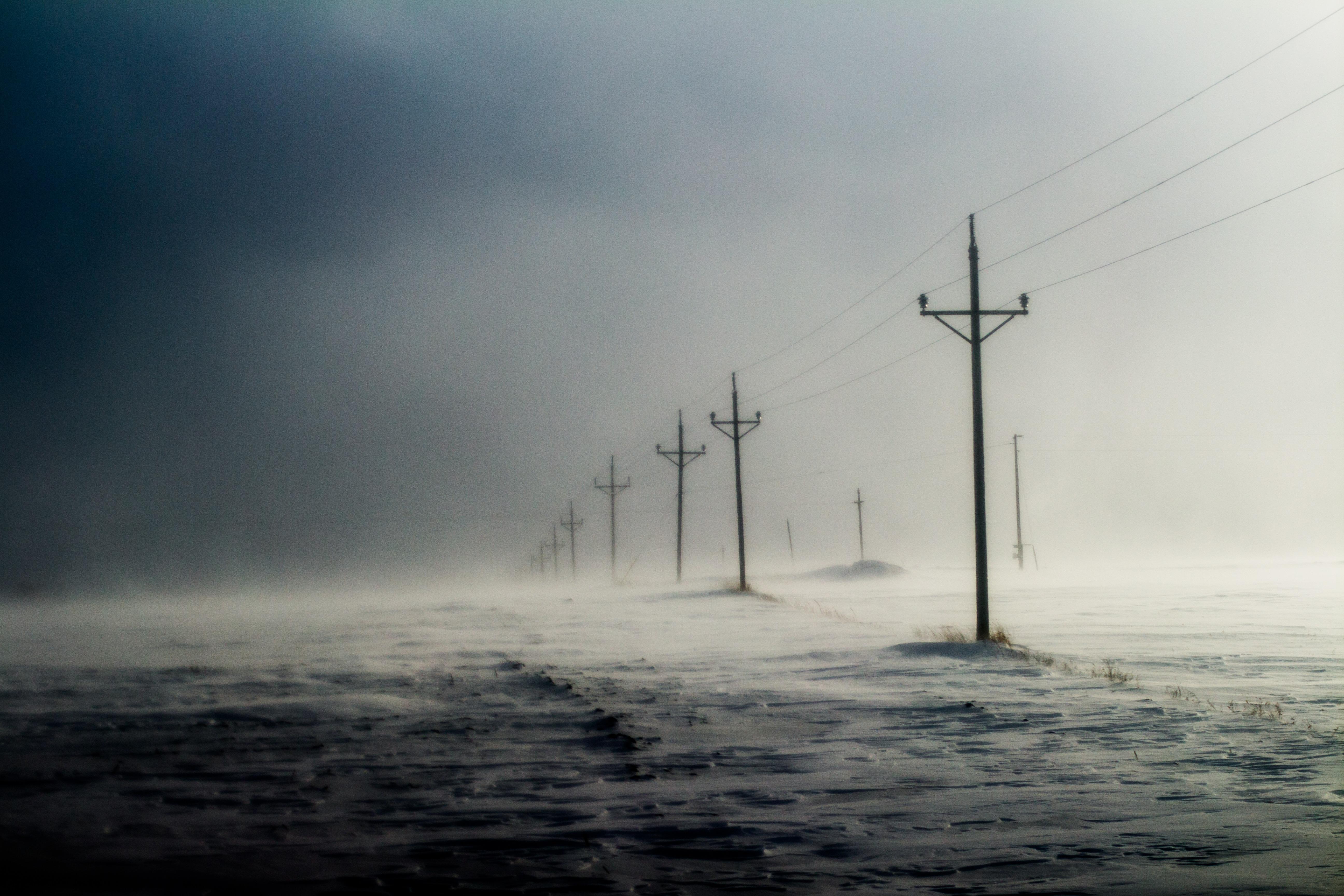 有没有好看的关于电线杆的壁纸