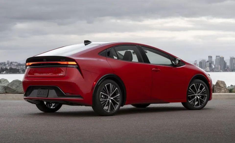 2024款丰田普锐斯prime