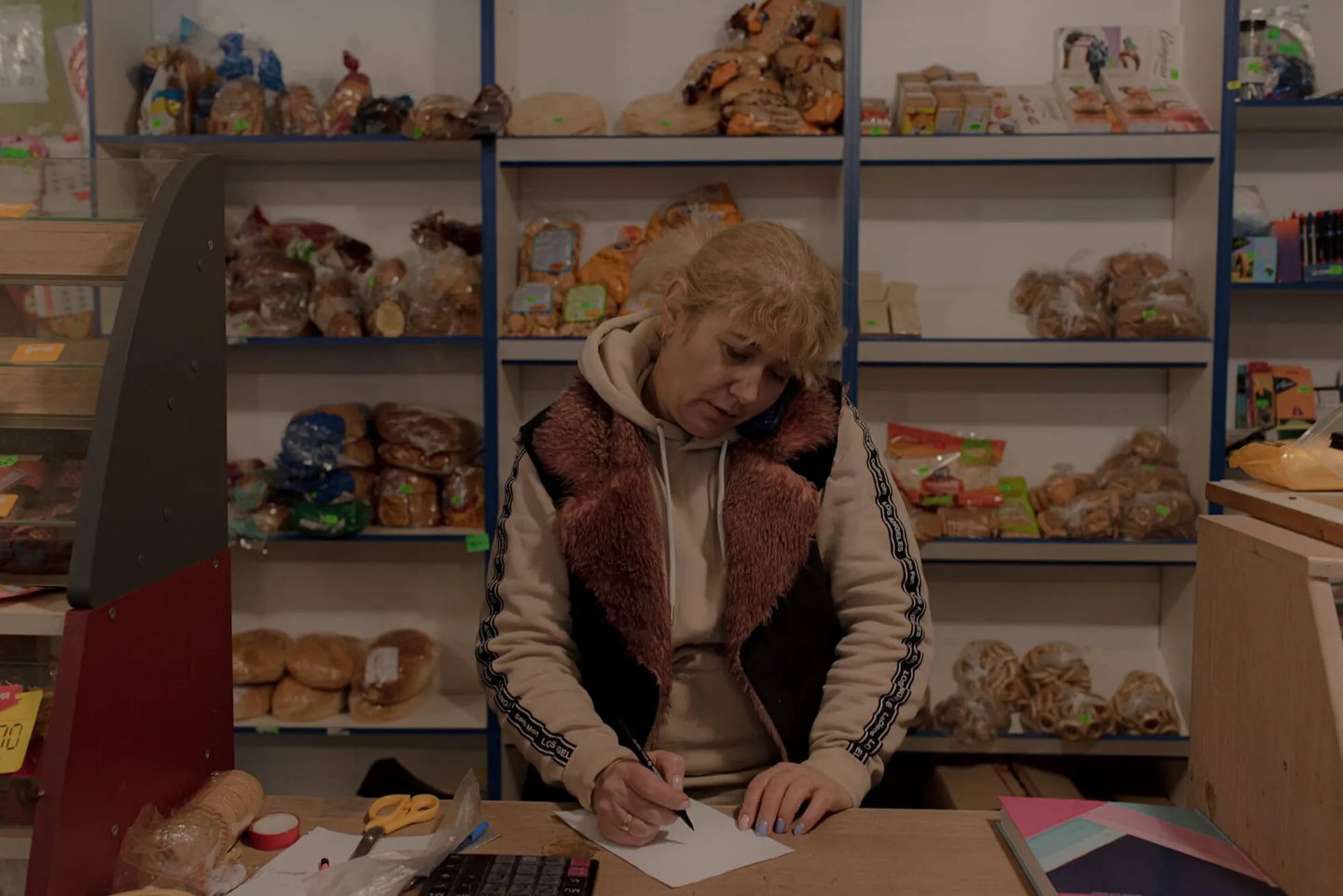 玛丽亚诺夫卡一家商店的售货员阿莲娜