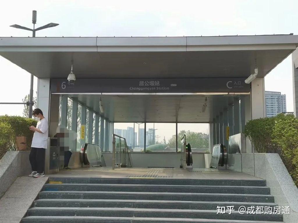 直接可快速到达天府中央商务区,中央法务区,地铁29号线也在规划建设中