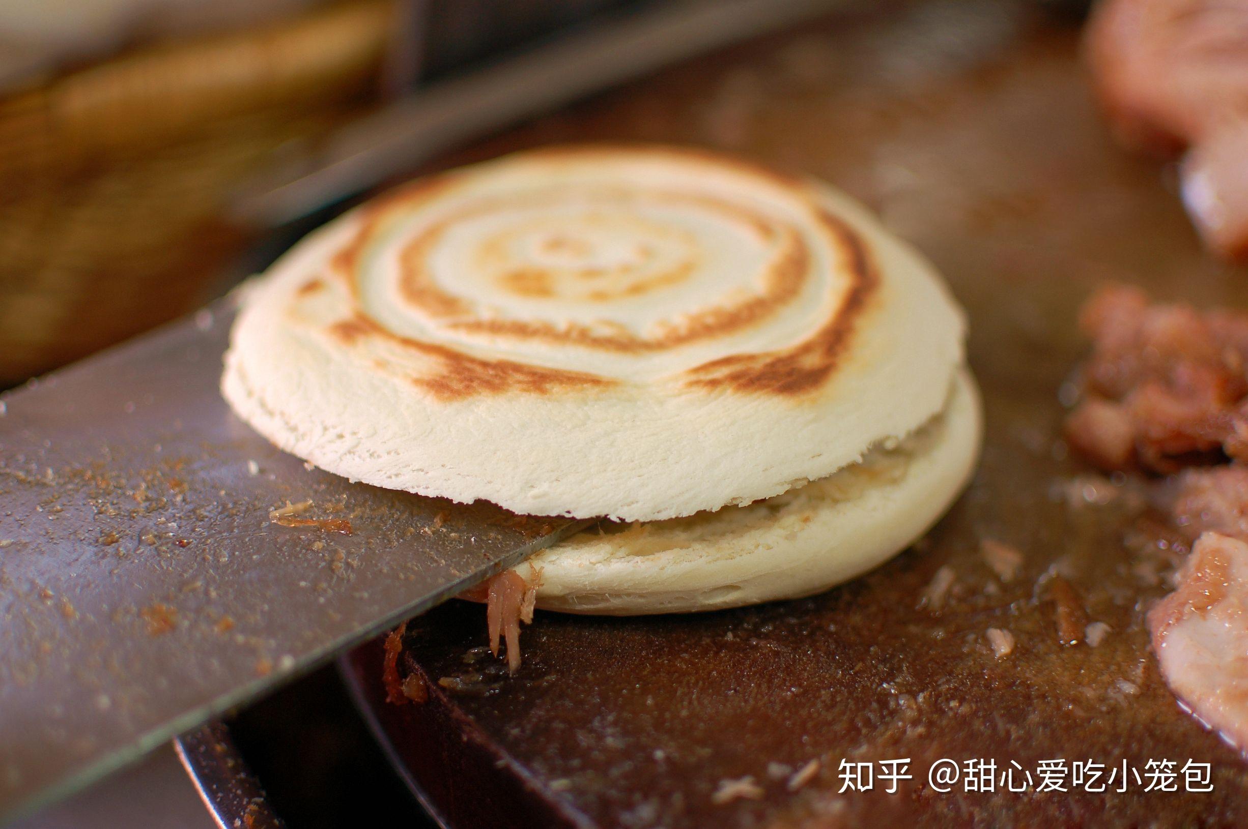 陕西的肉夹馍靠两片饼子一块肉征服了全世界