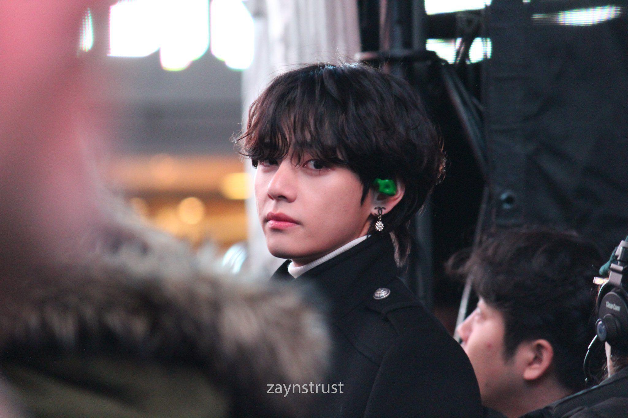 超级喜欢黑发金泰亨大家可以分享一些没有水印的图片吗收藏