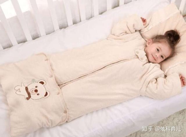 宝宝晚上睡觉喜欢蹬被子怎么办父母可从这几方面分析然后应对