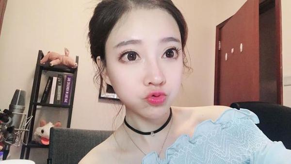 直播一姐收入大爆料看完我酸了随随便便上亿