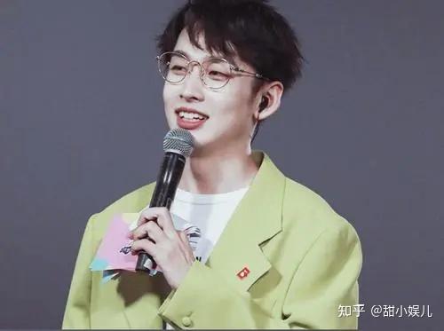 披荆斩棘的哥哥捧红选手主持人也火出圈齐思钧成台柱子