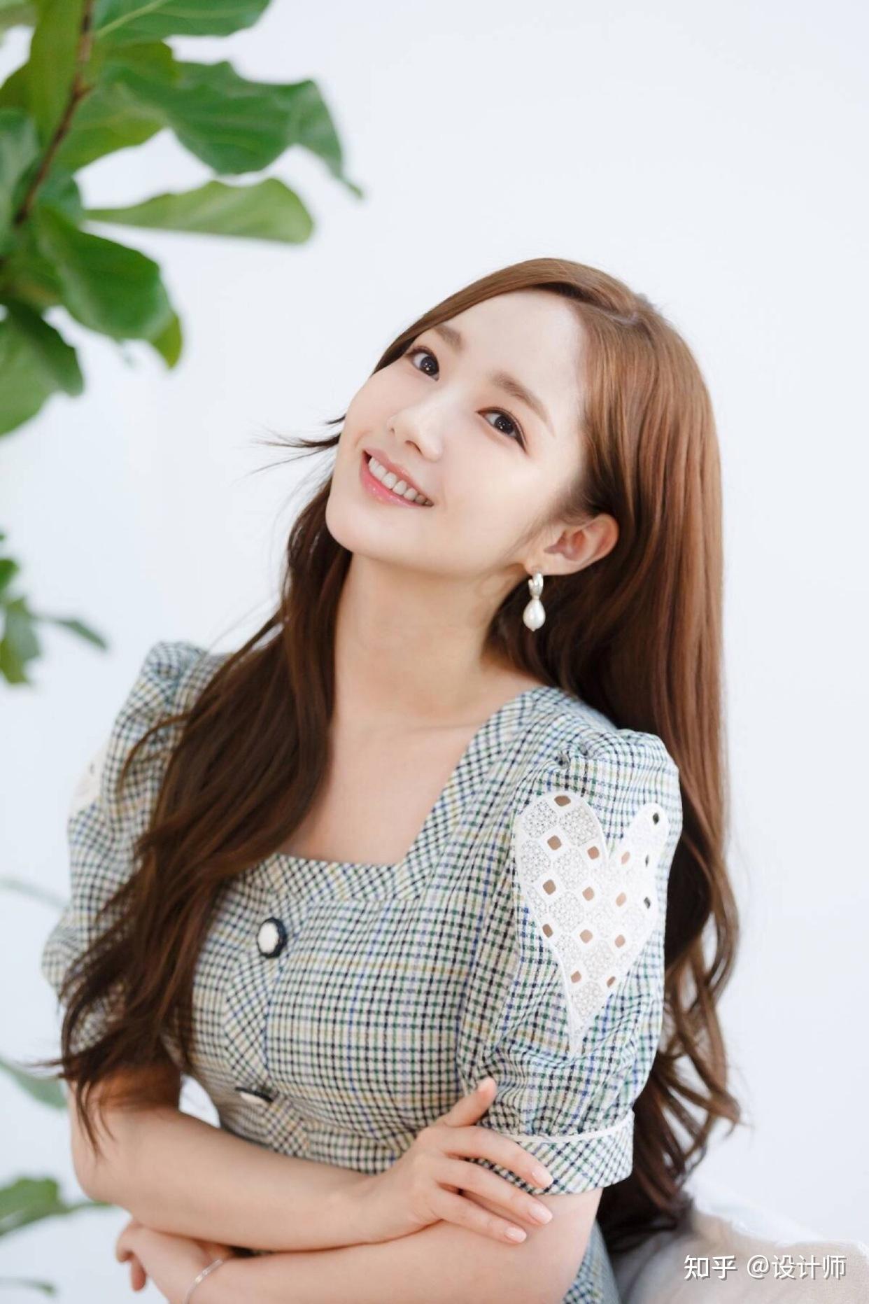 职场女性拍照指南跟着这些姿势摆拍拍照干净气质优雅好看