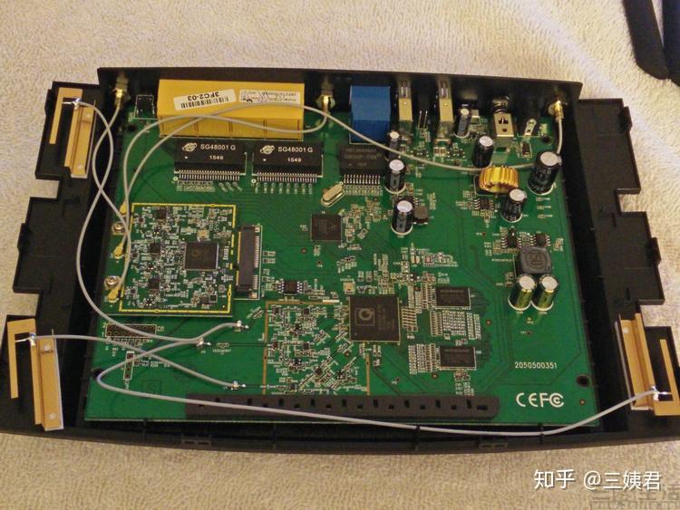 路由器上的线叫什么名字 v2-bbdd6d3377eb85c44a3d712f2d812e19_r.jpg