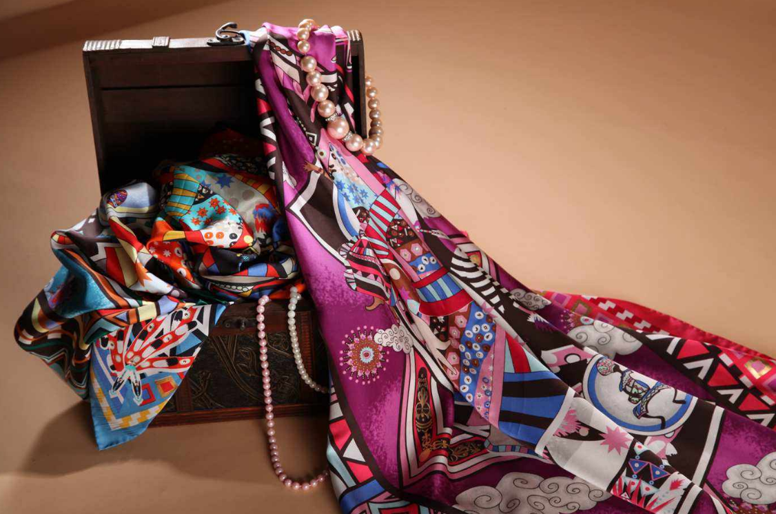 半壁西湖半壁绸与西湖齐名的杭州丝绸