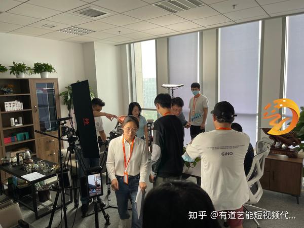 民营企业找短音频代营运做帐号须要几万元__chan_(短音频代营运合约)