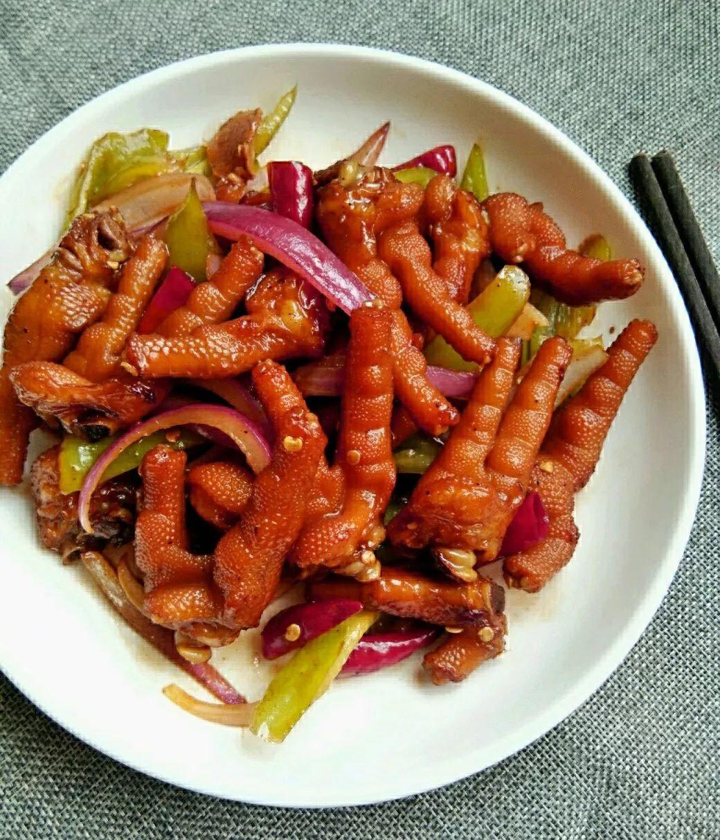 这鸡爪让人欲罢不能不香到你哭算我输