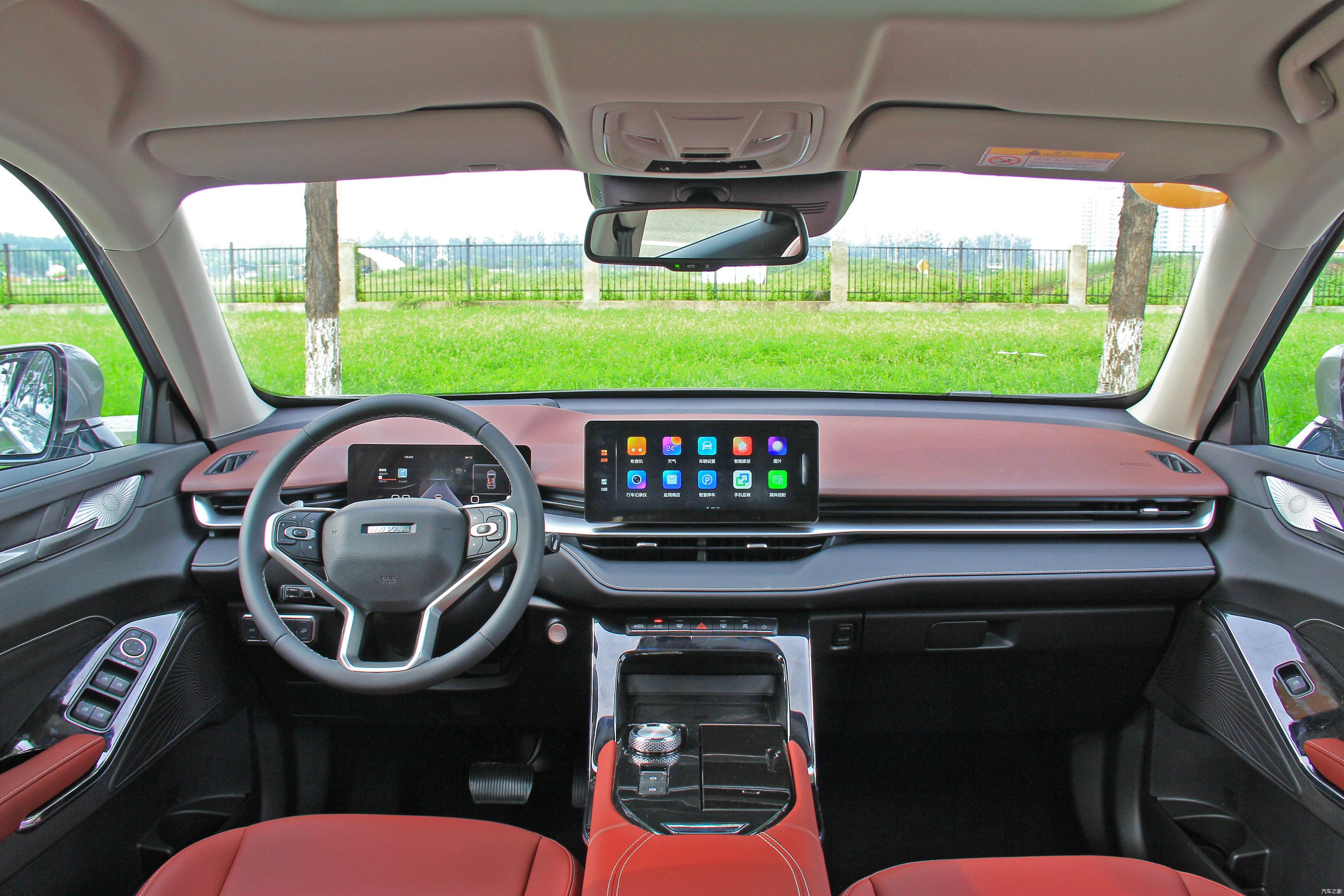 第三代哈弗h6的内饰造型是值得称赞的地方,它相较于上一代车型的内饰