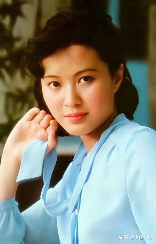 演员方舒：两婚两离，独自养大两个女儿，如今女儿成了她的骄傲 - 知乎