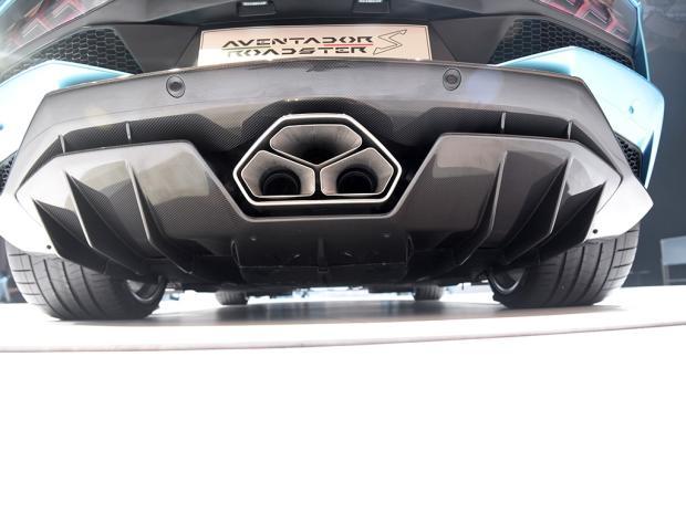 极速享乐主义拍aventadorsroadster