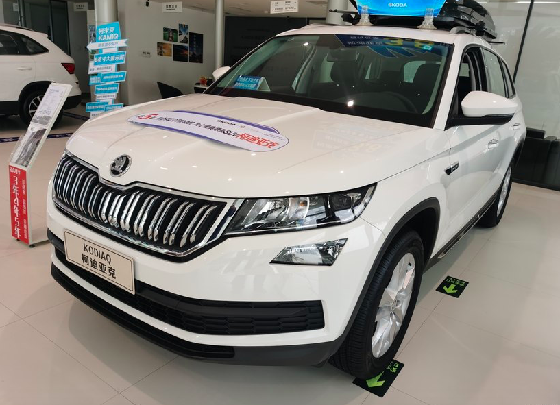 2020款柯迪亚克外观的表现是非常大气的,标志性的前