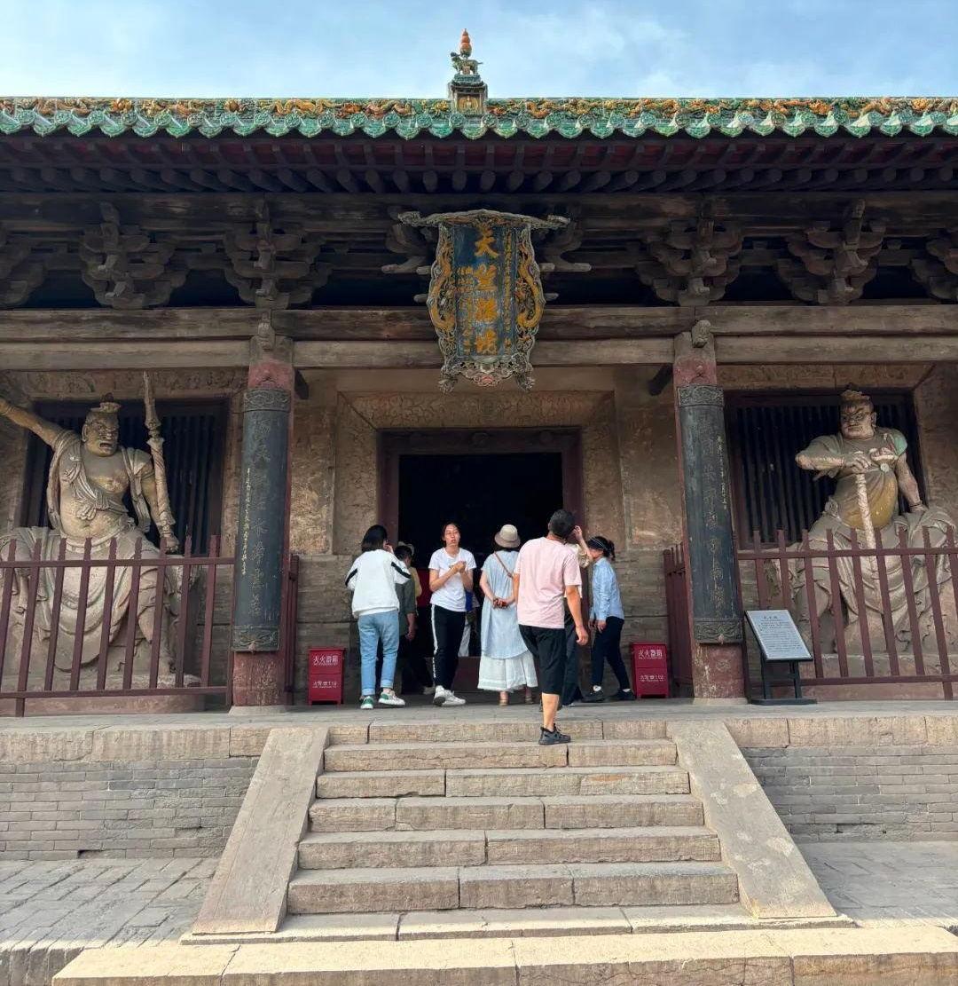 山西平遥双林寺-彩塑神品(1)天王殿、大雄宝殿：金刚天王佛菩萨：威猛护法、庄严佛界【200幅图细赏】 - 知乎