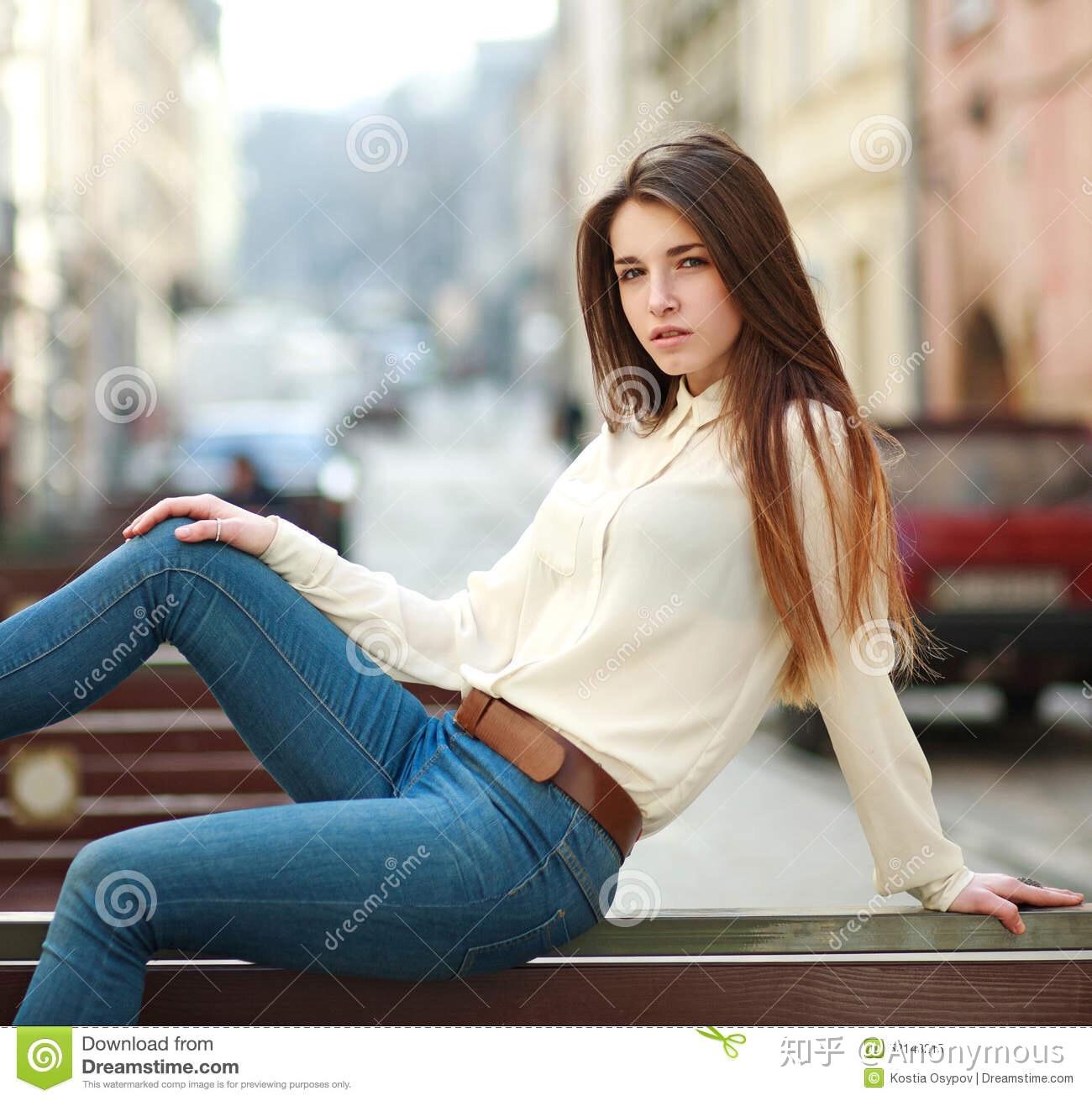 拍照怎么才能显得瘦 v2-bd19ae4df233cd38bbfeece8be8c693d_r.jpg