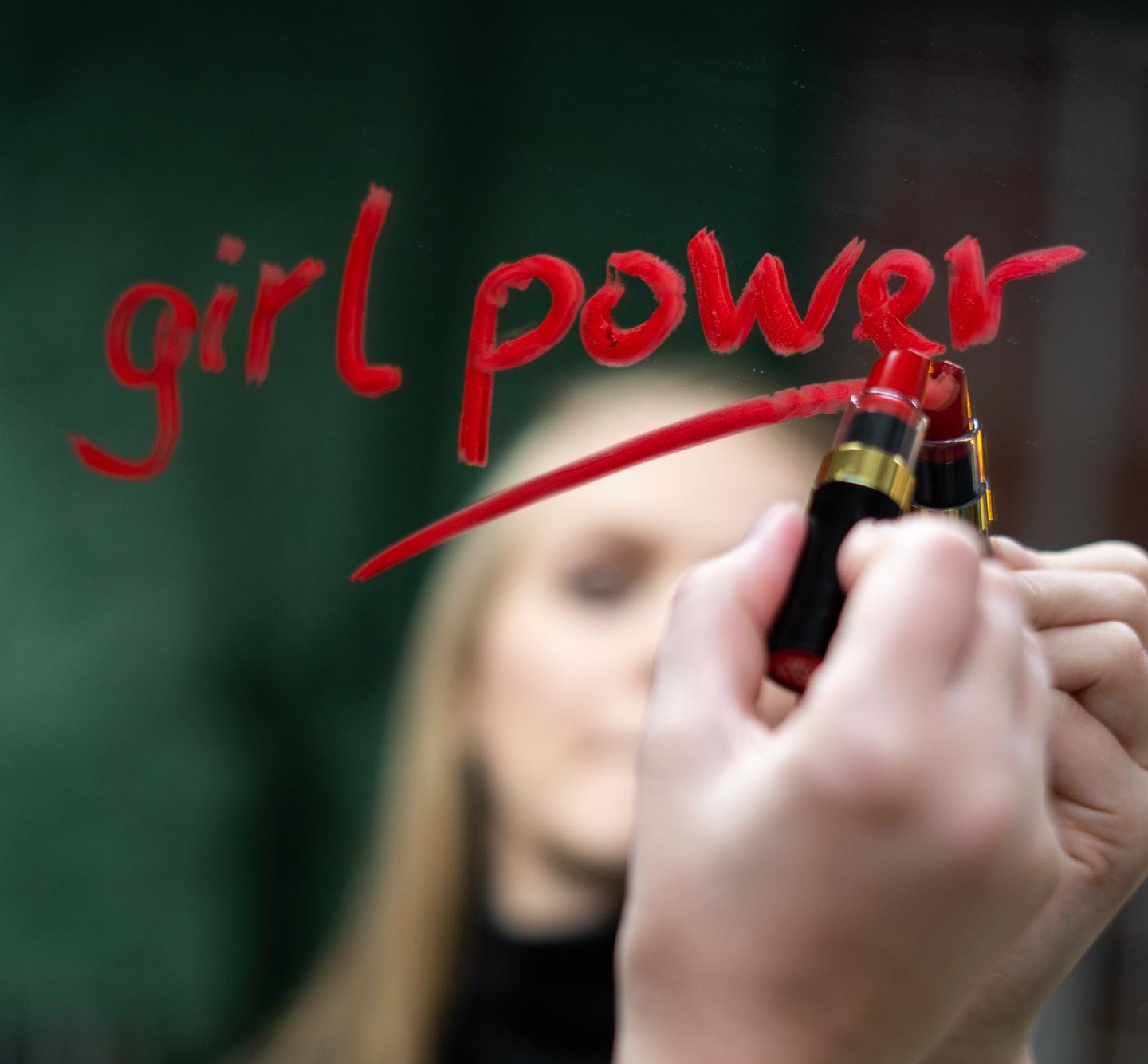 21 神一般的女性引领我们走向更广博的世界 知乎