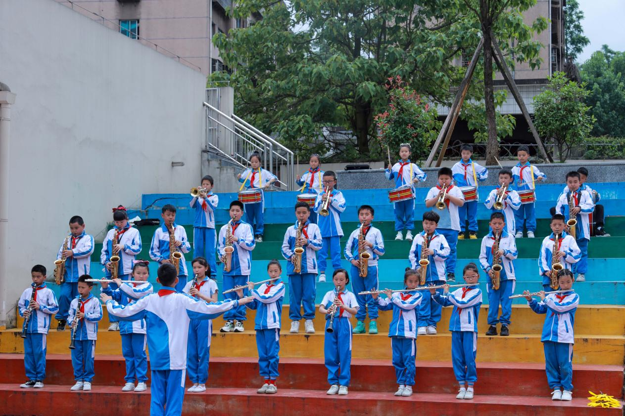 绿色环保「益」起来 童心巧手庆六一——都匀十一小庆祝「六一」儿童