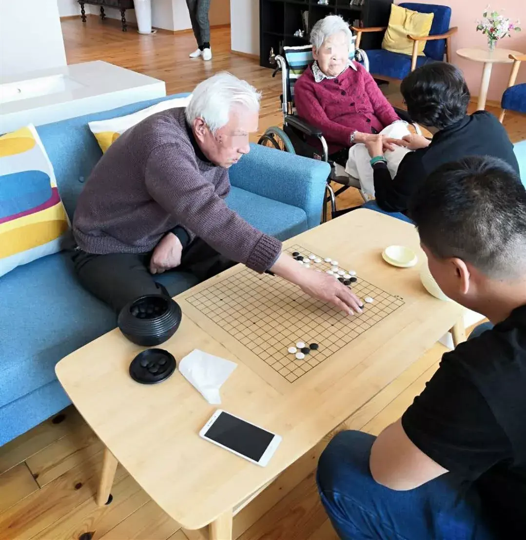 认知症专栏丨认知症(老年痴呆)患者有反常的行为,尝试这样干预