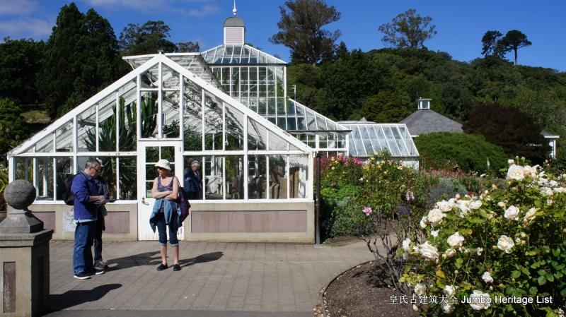 荷兰移民后裔布尔人建立的德兰士瓦共和国和奥兰治自由邦为争夺南非