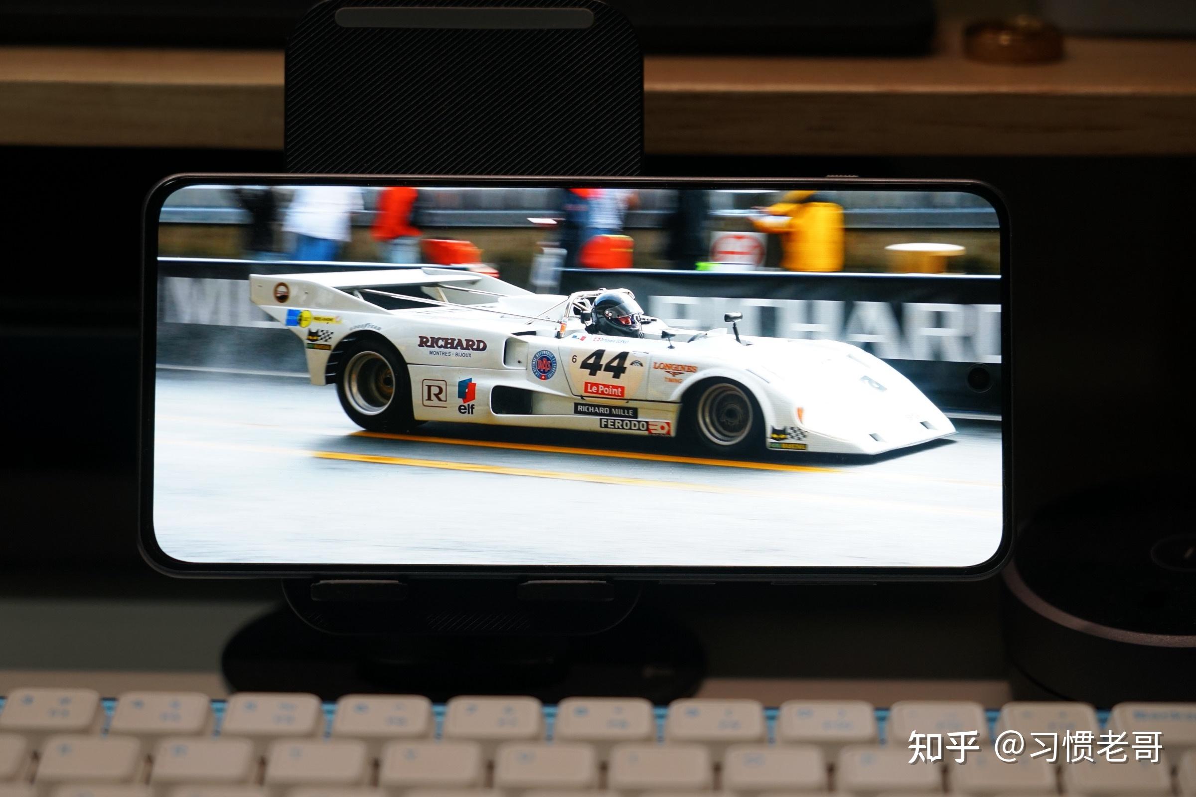 并且从游戏体验来看,玩《王者荣耀》也可以开启高清高刷,跑满120fps.