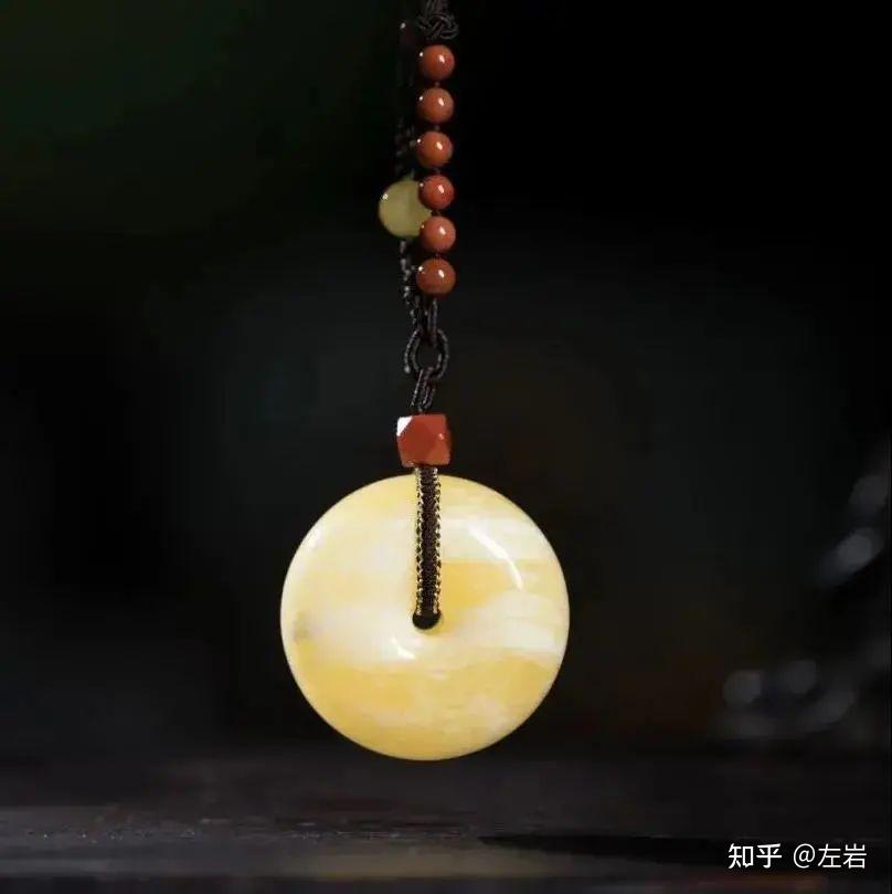 左岩:千年琥珀,万年蜜蜡!罕见白蜜,不足千分之一的顶级至美 左岩:千年琥珀,万年蜜蜡!罕见白蜜,不足千分之一的顶级至美