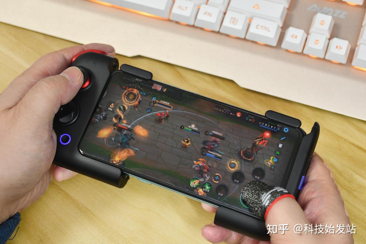 手机上用的手柄 v2-be0bc3f7d66afcfedda614ee72d85781_r.jpg