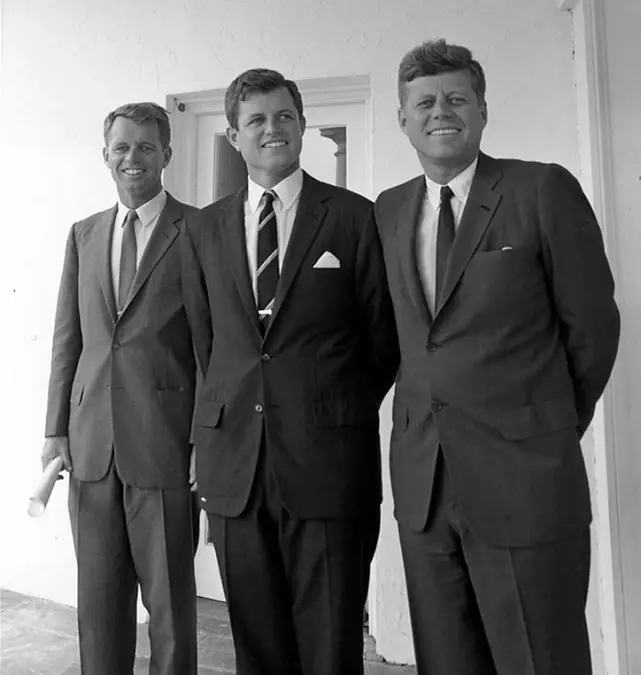 艾森豪威尔与里根鼎力相助,布什家族出现父子总统,跻身四大家族