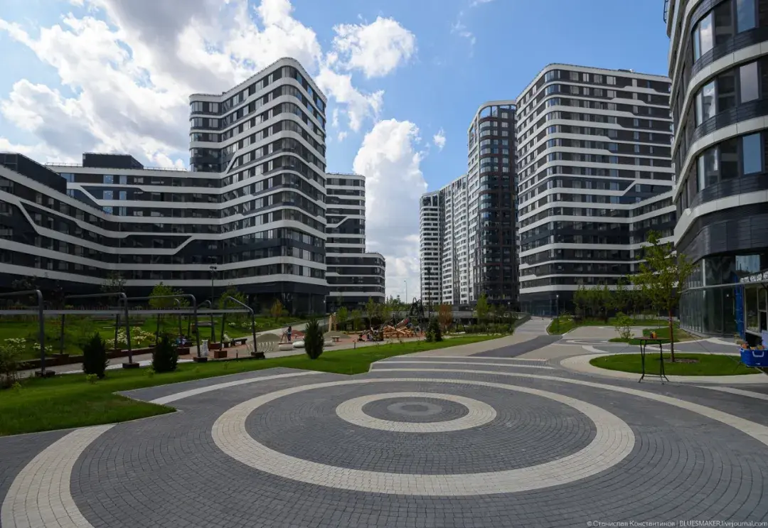 国外比国内更环保看看莫斯科小区内公园的设计