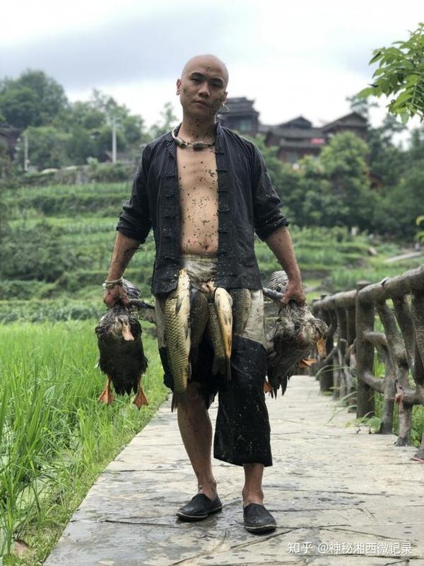 "湘西小阿妹","一只苗香蜜","谢小琥", "湘西苗族汉子