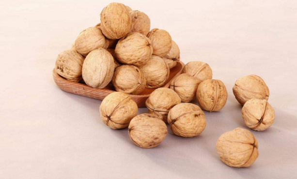 漂亮白核桃被化学剂洗过澡该怎么选呢