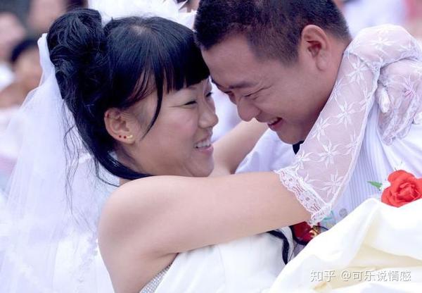 我一个头婚男娶一个二婚女拍婚纱照还让我笑我做不到